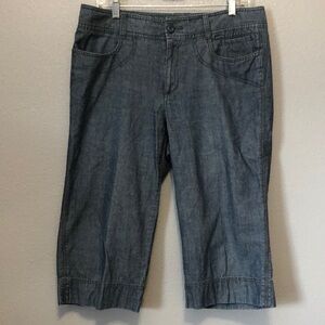 Dockers mid-rise curvy capris Women's 12 lightweight denim jean 100% cotton EUC
